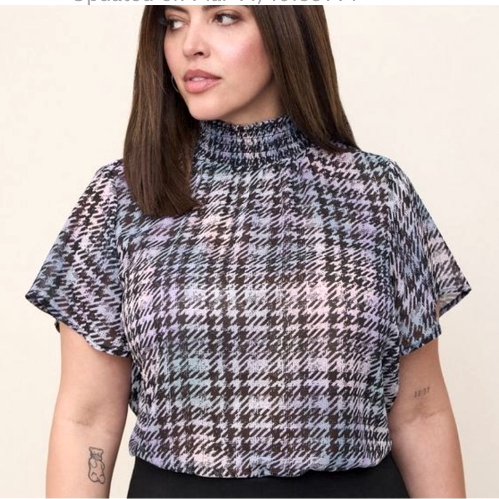 🎁Like New Torrid Purple/Blue/Bl Check Shortsleeve blouse- 1X (14/16) Bust: 42-46